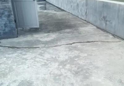 安仁楼顶漏水维修公司分享下如何解决卫生间隐蔽部位漏水的问题?